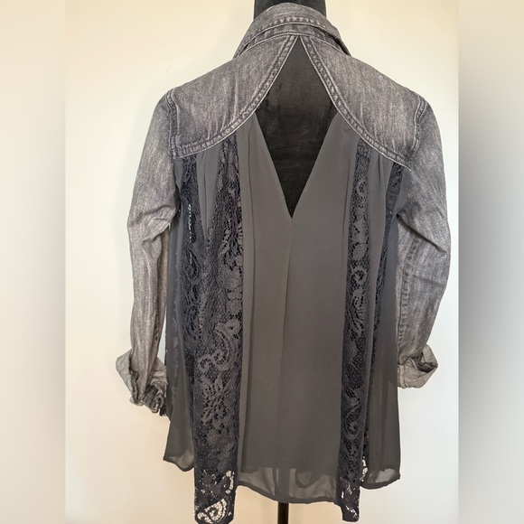 Free People Denim & Lace Boho Blouse Size XS Gray Black Sheer Panel Top - Picture 6 of 16